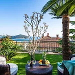 Sea View Magnolia *