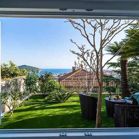 Sea View Magnolia Apartman *