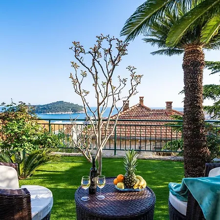 Sea View Magnolia *