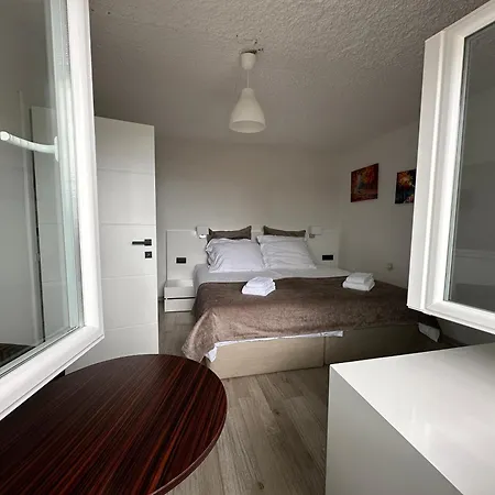 Sea View Magnolia Apartament *